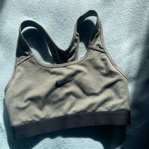 Kids Nike sports bra size XS